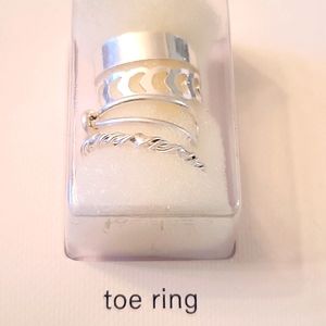 NEW Set of 4 Toe Rings! Silver-tone, Various Designs